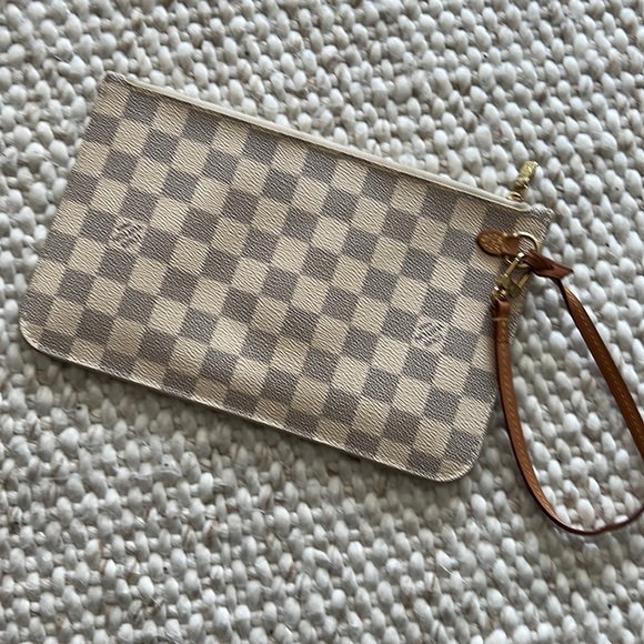Louis Vuitton Handbags - Louis Vuitton Damier Azur Neverfull MM GM Pochette